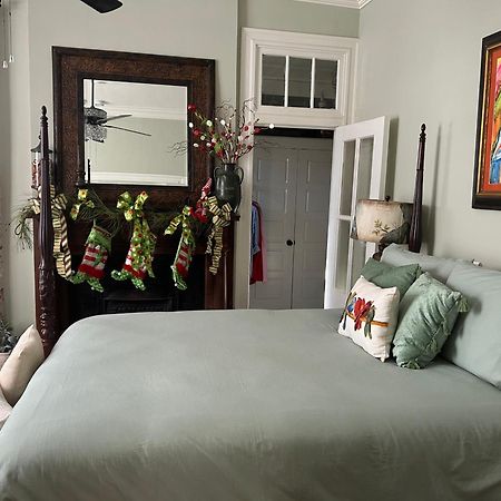 Jenny'S Downtown Hideaway Bed And Breakfast ลอเรล ภายนอก รูปภาพ