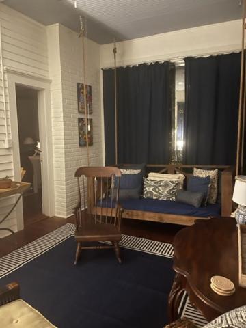 Jenny'S Downtown Hideaway Bed And Breakfast ลอเรล ภายนอก รูปภาพ