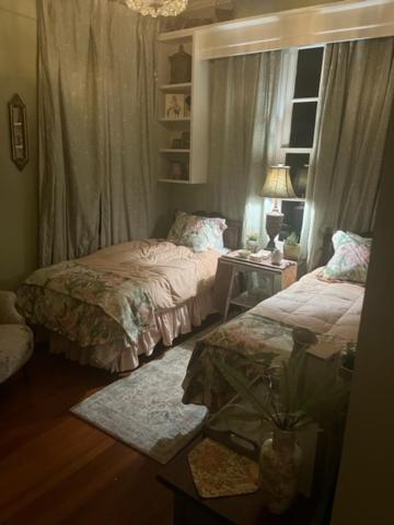 Jenny'S Downtown Hideaway Bed And Breakfast ลอเรล ภายนอก รูปภาพ