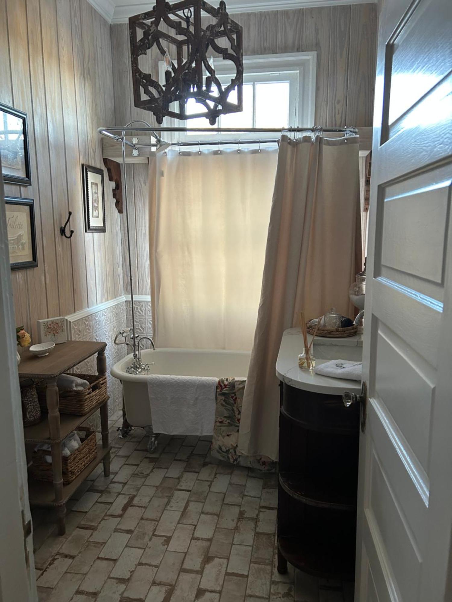 Jenny'S Downtown Hideaway Bed And Breakfast ลอเรล ภายนอก รูปภาพ